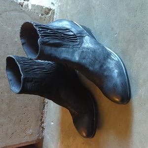 The last conspiracy Catinka black leather boots size 37